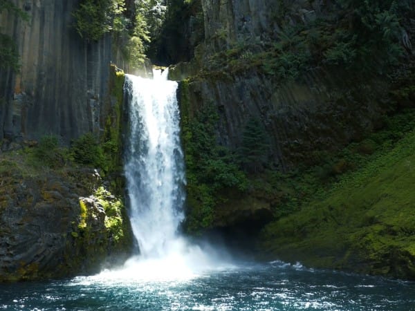 Waterfall Lagoon Worship Background